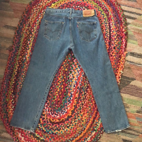 Perfectly worn vintage quality Levi 501 jeans - Picture 3 of 8